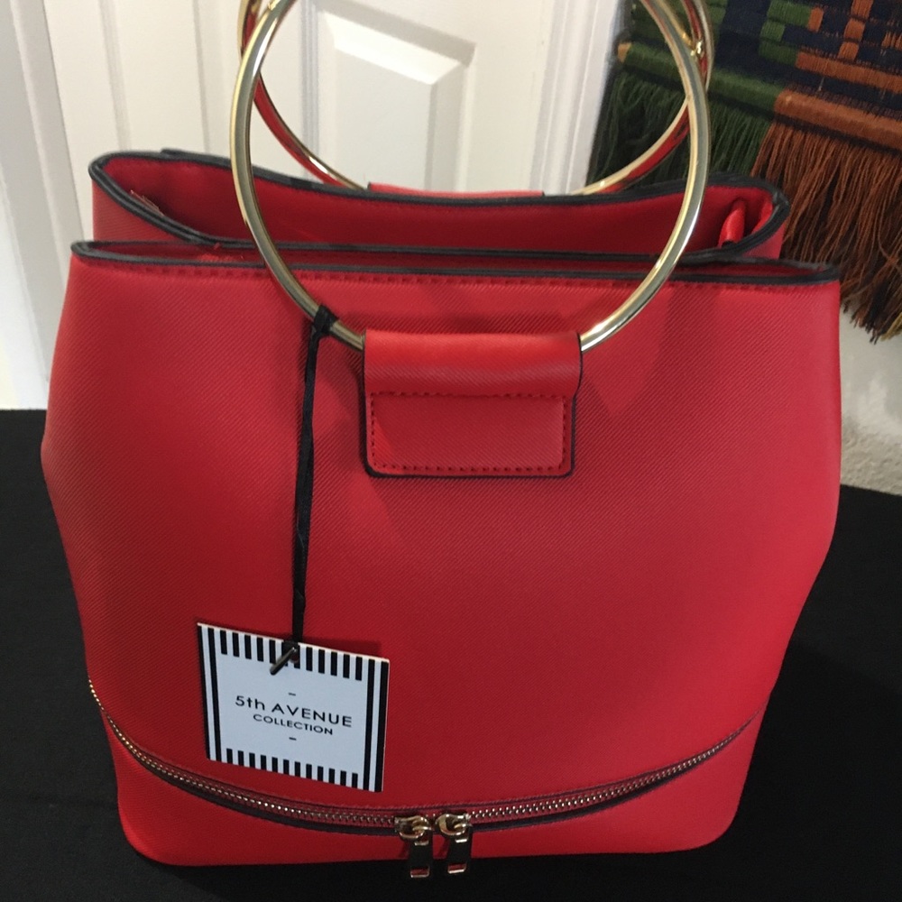 5th Avenue Collection Red Purse 🥰 very lovely